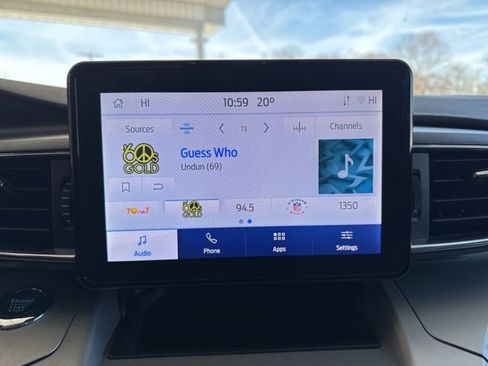 Used 2022 Ford Explorer XLT w/ Equipment Group 202A image 18