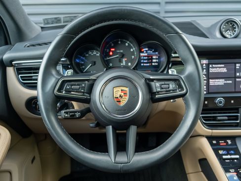 Used 2024 Porsche Macan AWD/4WD image 21