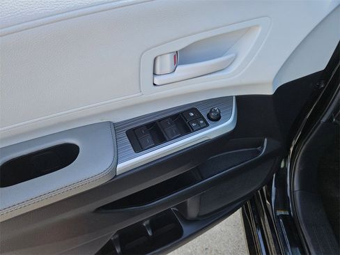 Used 2025 Toyota Sienna LE image 15