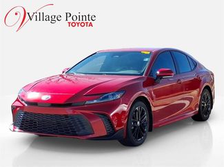 Used 2025 Toyota Camry SE video 1