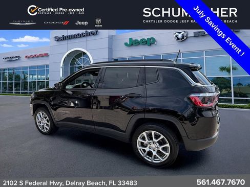 Used 2024 Jeep Compass Latitude AWD/4WD image 5