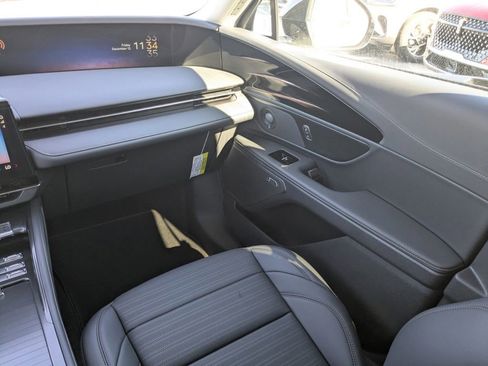 New 2026 Lincoln Nautilus Reserve image 18