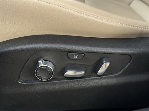 Used 2024 Cadillac XT4 Premium Luxury image 26