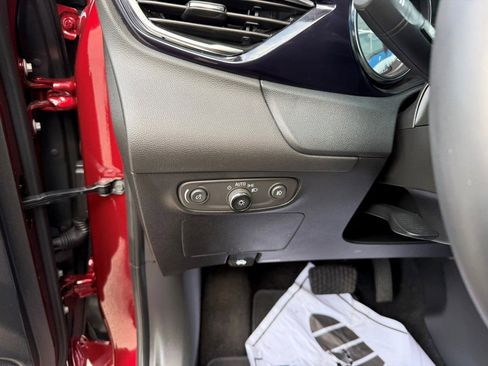 Certified 2022 Buick Encore GX Select w/ Sport Touring Package image 19