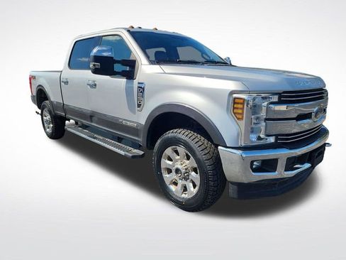 Used 2018 Ford F250 Lariat w/ Chrome Package image 7