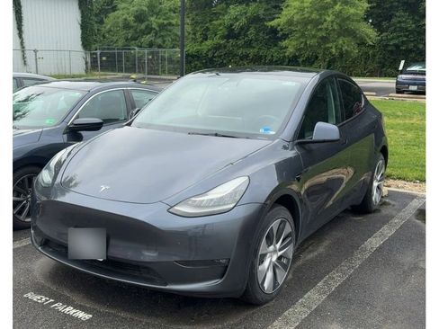 Used 2021 Tesla Model Y Long Range AWD/4WD image 1