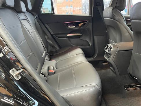 Used 2025 Mercedes-Benz GLC 350e 4MATIC image 24