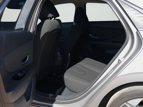 Used 2023 Hyundai Elantra SEL w/ Convenience Package image 30