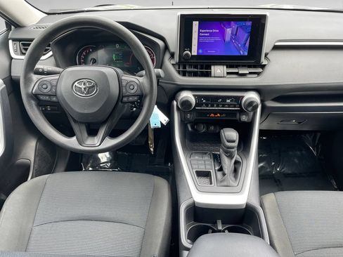Used 2025 Toyota RAV4 LE AWD/4WD image 9