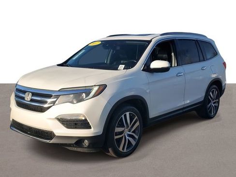 Used 2017 Honda Pilot Touring image 2