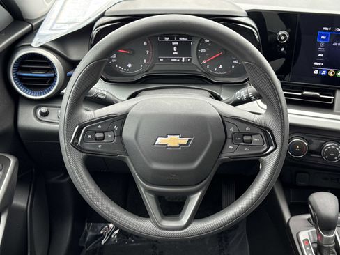 Used 2024 Chevrolet Trax LS image 10