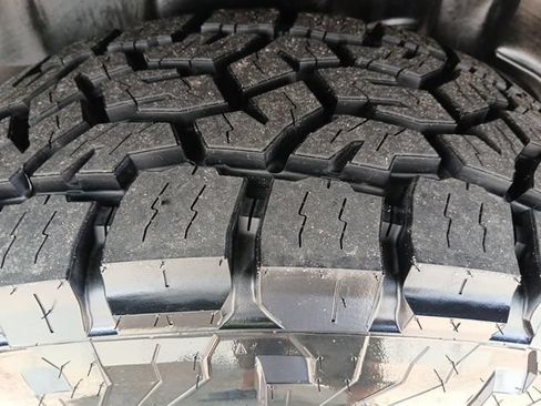Used 2025 RAM 1500 Laramie AWD/4WD image 53