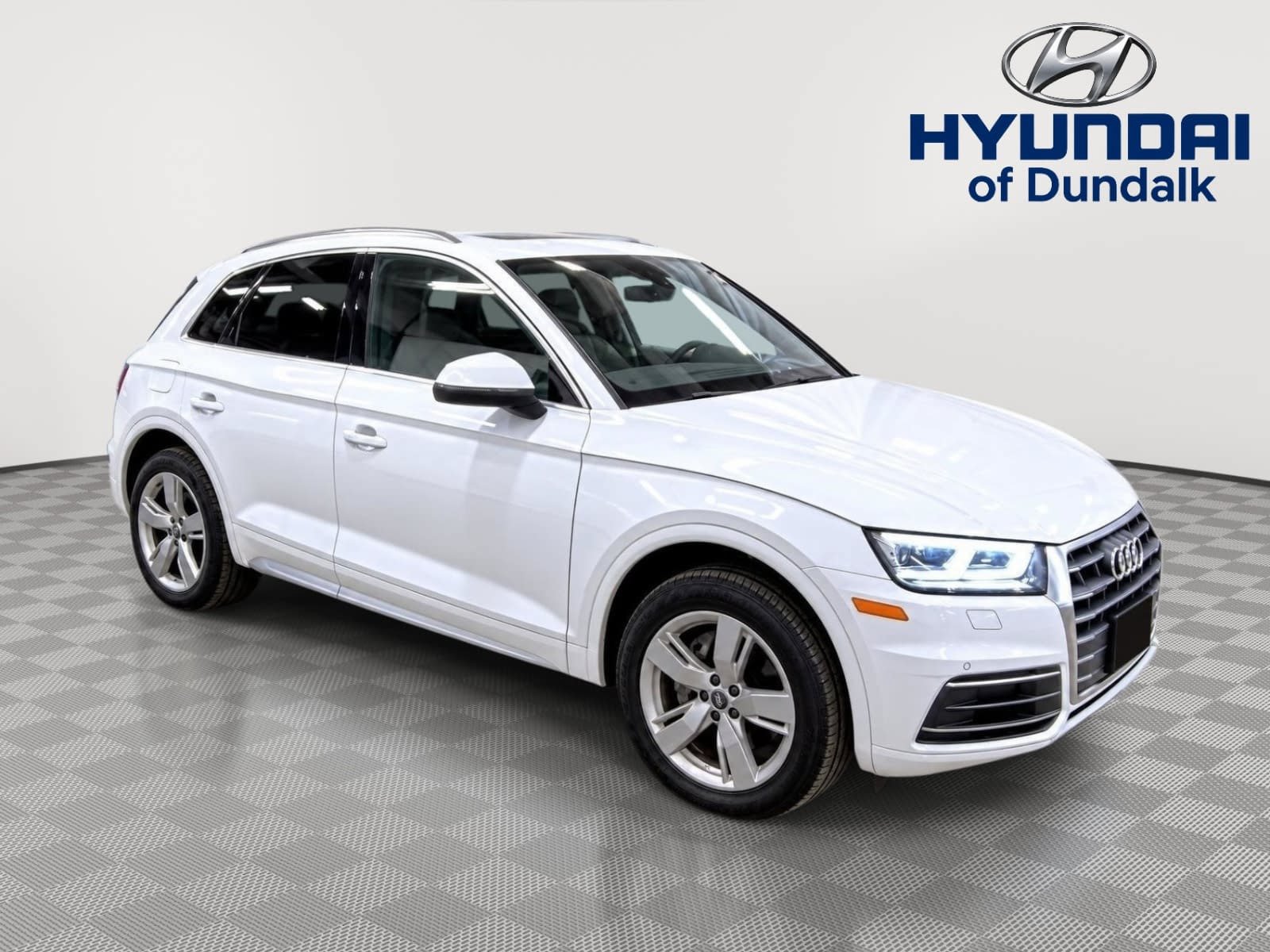 Used 2019 Audi Q5 2.0T Premium Plus w/ Premium Plus Package AWD/4WD image 1
