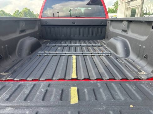 Used 2015 GMC Sierra 2500 SLE w/ SLE Preferred Package AWD/4WD image 32