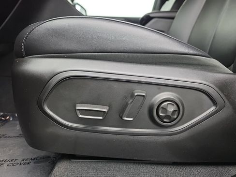 Used 2025 Jeep Grand Cherokee Limited image 23