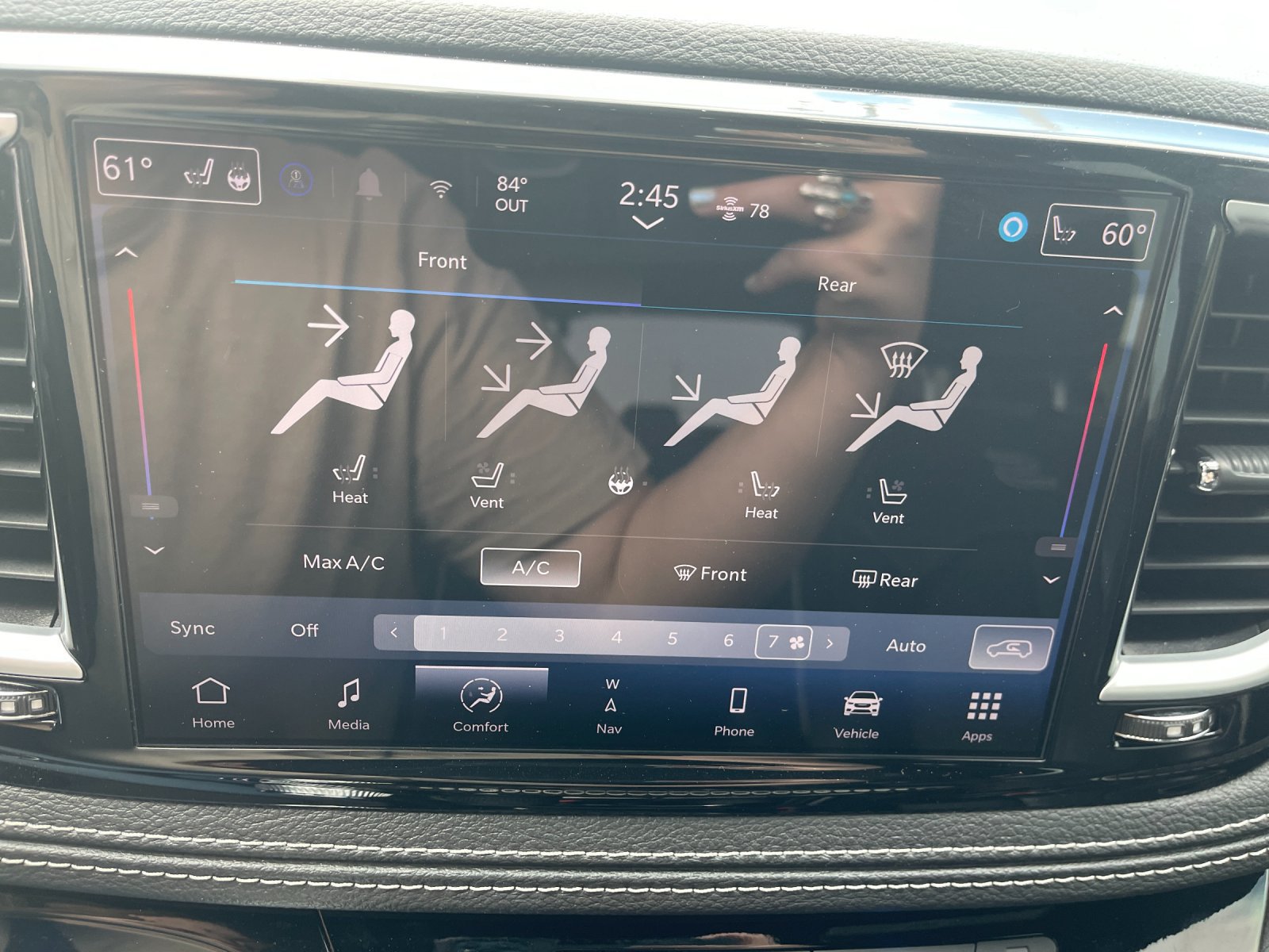 Used 2025 Chrysler Pacifica Limited FWD image 22