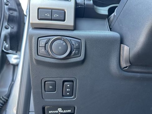 Used 2022 Ford F250 Lariat w/ Tremor Off-Road Package AWD/4WD image 31