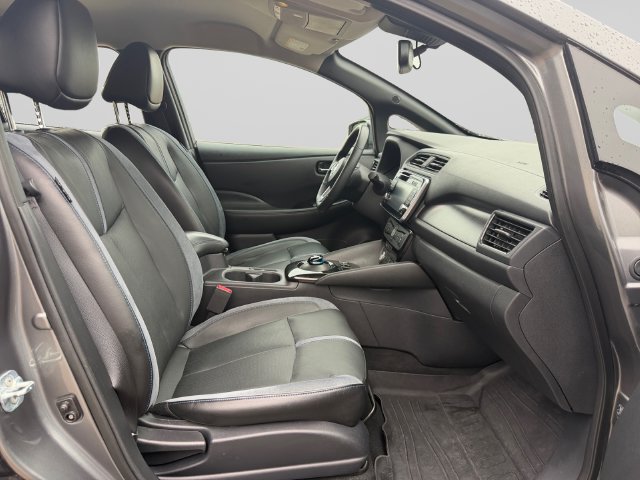 Used 2018 Nissan Leaf SL w/ SL Technology Package FWD image 15