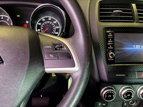 Used 2025 Mitsubishi Outlander Sport AWD image 12