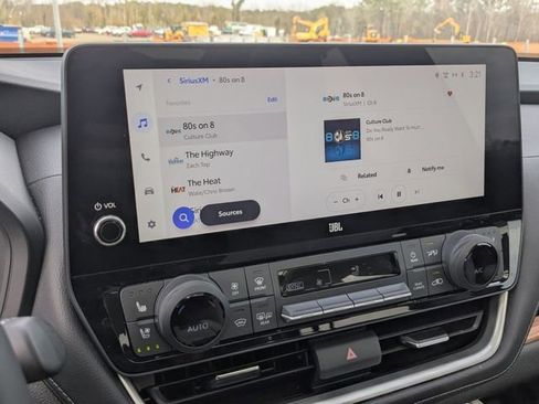 Used 2024 Toyota Grand Highlander Limited image 12