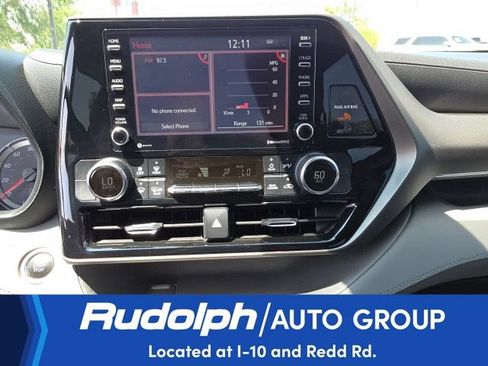 Used 2021 Toyota Highlander L FWD image 20