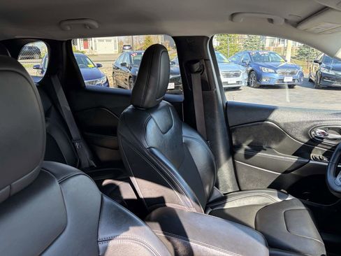 Used 2020 Jeep Cherokee Latitude Plus w/ Cold Weather Group image 29