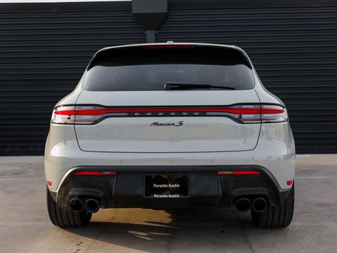 Certified 2022 Porsche Macan S image 6