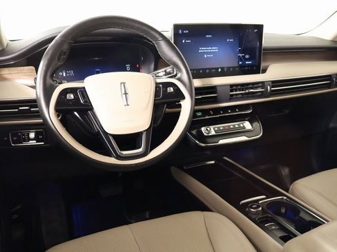 Certified 2025 Lincoln Corsair Reserve image 2