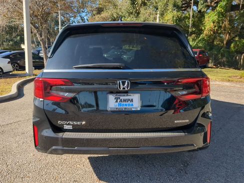 Used 2025 Honda Odyssey Touring image 5