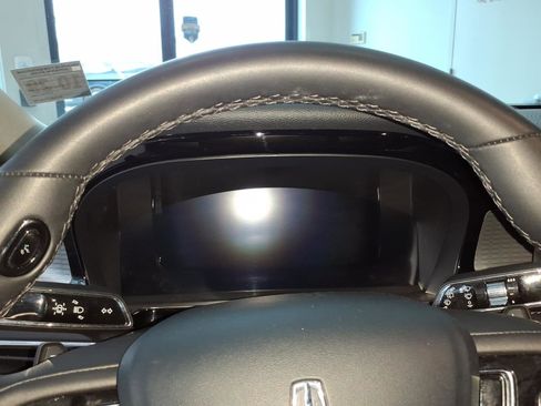 Used 2025 Lincoln Corsair AWD w/ Rear Removable Package Tray image 16