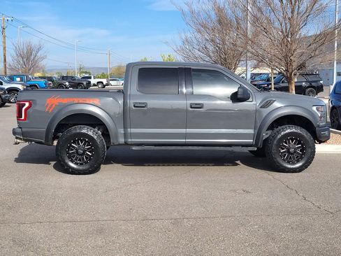 Used 2018 Ford F150 Raptor w/ Equipment Group 801A Mid image 4