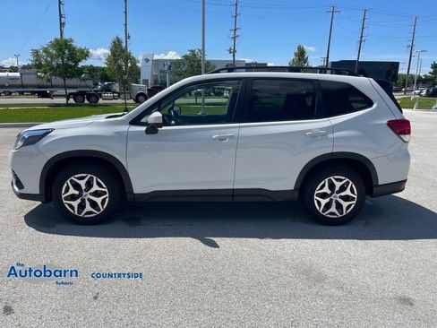 Used 2024 Subaru Forester Premium AWD/4WD image 2
