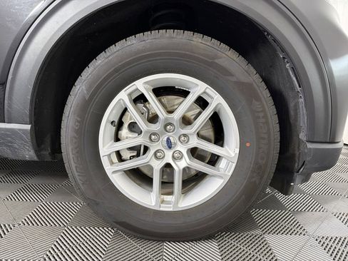 Used 2025 Ford Explorer Active image 10