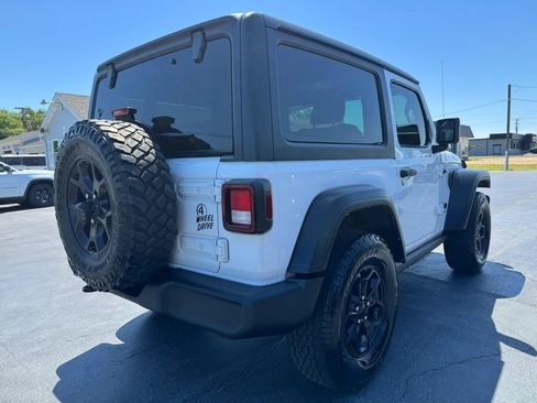 Used 2022 Jeep Wrangler Sport AWD/4WD image 3