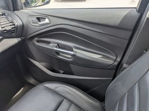 Used 2017 Ford Escape Titanium FWD image 18