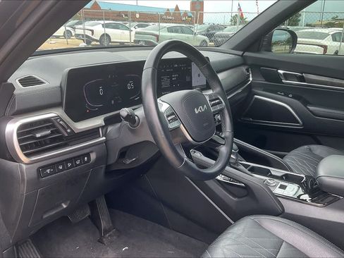 Certified 2025 Kia Telluride AWD image 2