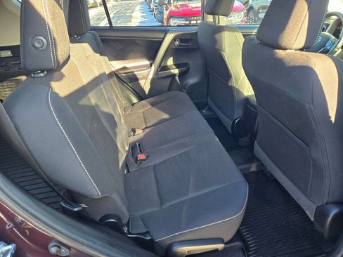 Used 2018 Toyota RAV4 XLE image 8