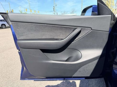 Used 2022 Tesla Model Y Performance image 17