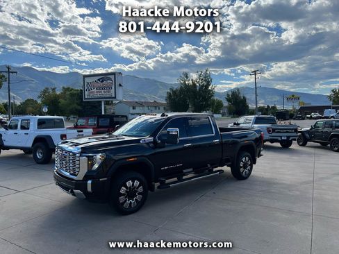 Used 2024 GMC Sierra 3500 Denali w/ Denali Reserve Package AWD/4WD image 1
