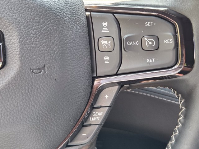 Used 2026 RAM 3500 Limited AWD/4WD image 22