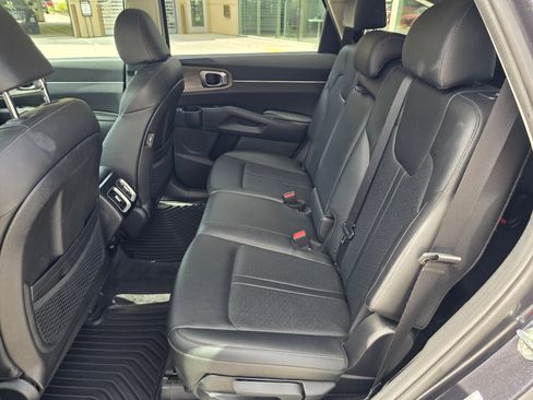 Used 2023 Kia Sorento S w/ Panoramic Sunroof Package AWD/4WD image 11