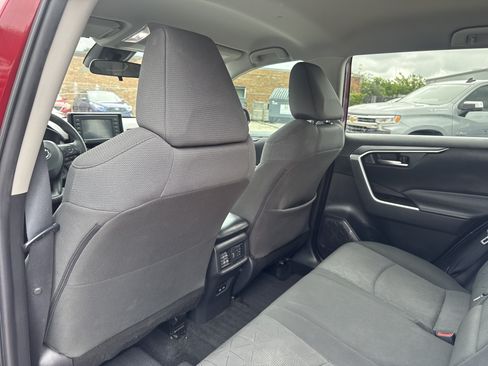 Used 2022 Toyota RAV4 XLE FWD image 26