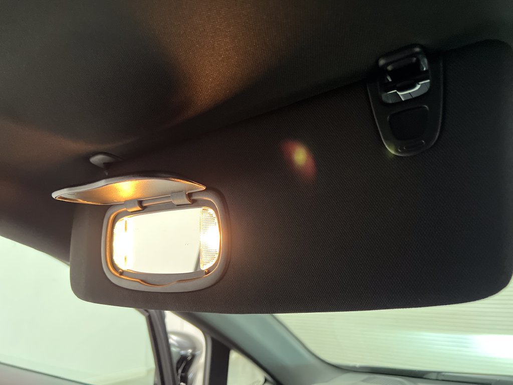 Used 2027 Chrysler Pacifica Select FWD image 81