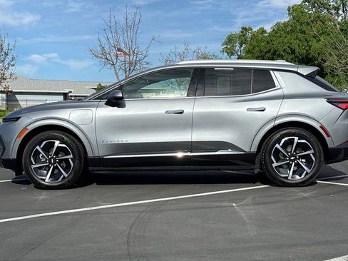 Used 2025 Chevrolet Equinox EV LT w/ Convenience Package image 14