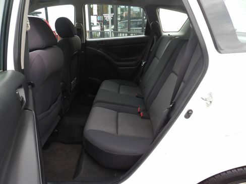 Used 2004 Pontiac Vibe w/ Power Group Value Package FWD image 8