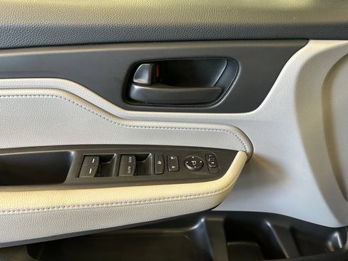 Used 2019 Honda Odyssey LX image 18