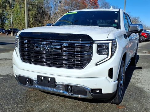 Used 2025 GMC Sierra 1500 Denali Ultimate image 10