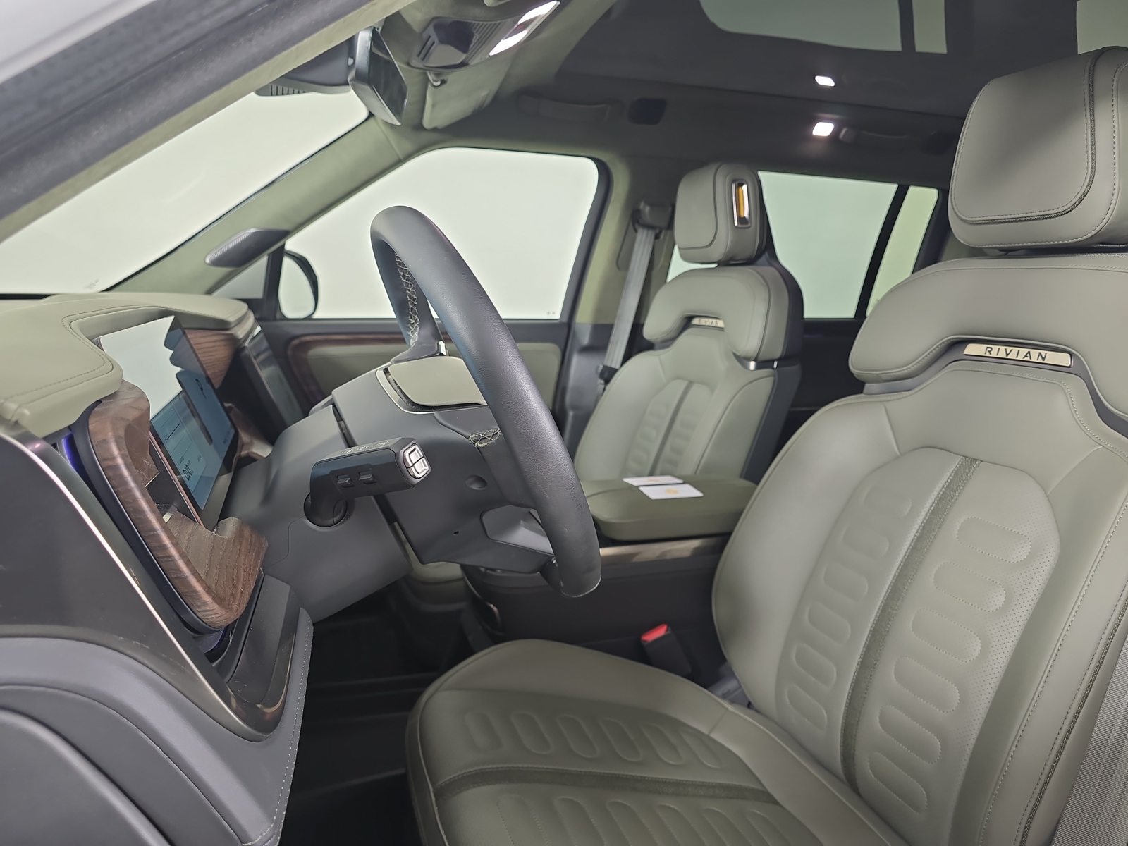 Used 2022 Rivian R1S Launch Edition Quad AWD/4WD image 21