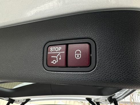 Used 2018 Mercedes-Benz GLS 550 4MATIC image 41