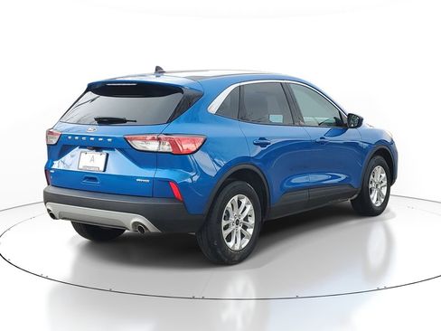 Used 2020 Ford Escape SE image 4